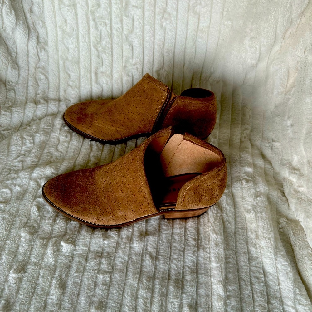 Suede boot with cut outs size 8